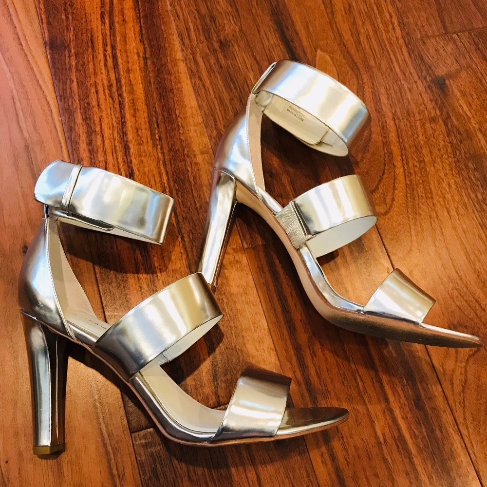 Silver Leather CALVIN KLEIN party sandals!